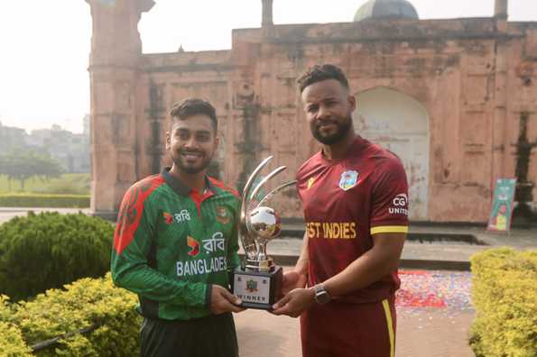 ซิมมอนส์ขอให้ผู้เล่นบังกลาเดช ให้ข้างนอกสื่อสังคม