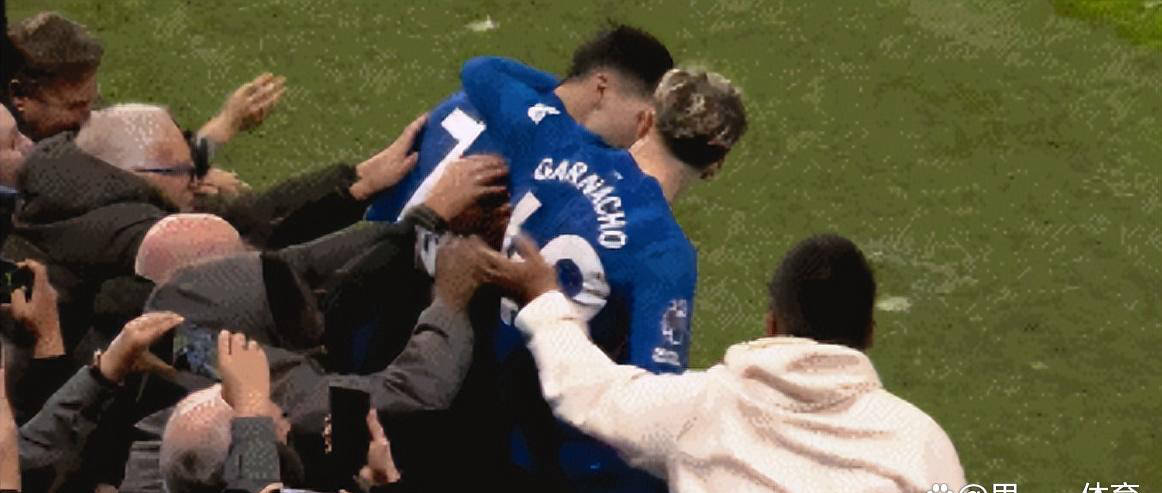 กานาเกียวช่วยทีมบลูส์เอาชนะหมาป่า 3-0! ทำซ้ำท่าฉลองอันเป็นเอกลักษณ์ของโรนัลโด้ การแข่งขัน: เนโต้, ผู้ช่วย