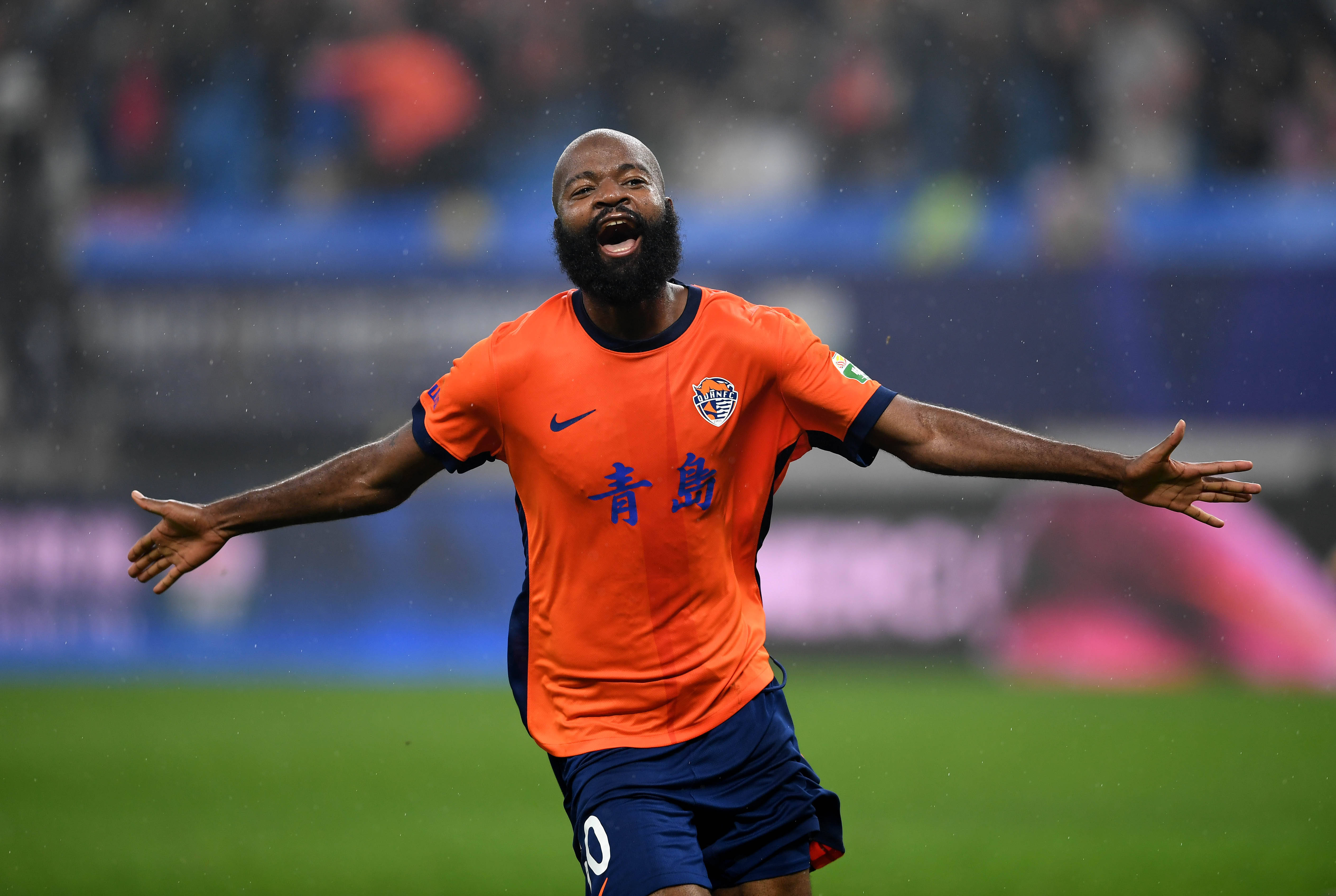 แปลกประหลาด! นักเตะต่างชาติของชิงเต่าไฮเนวโพสต์ร้องทุกข์เรื่องค่าจ้างไม่จ่าย ถูกเปิดโปงยืมเงินไม่คืน + คบแฟนสาวในคืนก่อนการแข่งขัน_ชิงเต่าไฮเนว_ฤดูกาล_ร่งเฉิง