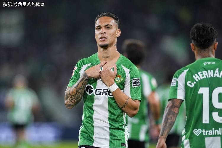 สรุปผลพรีเมียร์ลีก: ซิตี้กลับมามีลุ้นแชมป์อีกครั้ง; ซาลาห์วิจารณ์สล็อตอย่างรุนแรงจนเกิดรอยร้าว อาร์เซนอล โรม่า แมนเชสเตอร์ ยูไนเต็ด