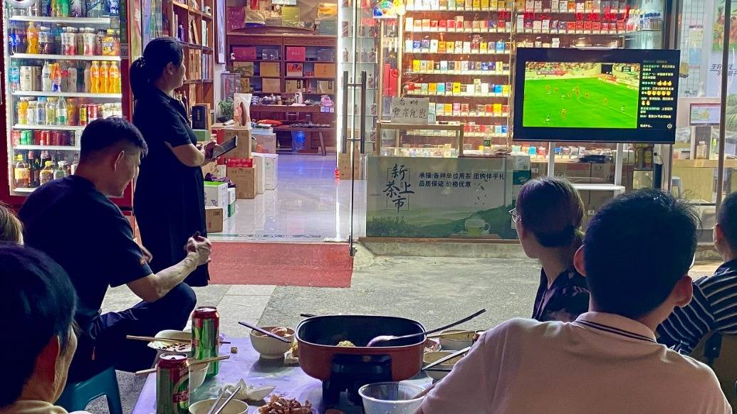 การอ่านยามค่ำคืน: การกลับคืนสู่รูปแบบดั้งเดิมของฟุตบอล การแข่งขันสกอตติช พรีเมียร์ชิพ แฟนบอล