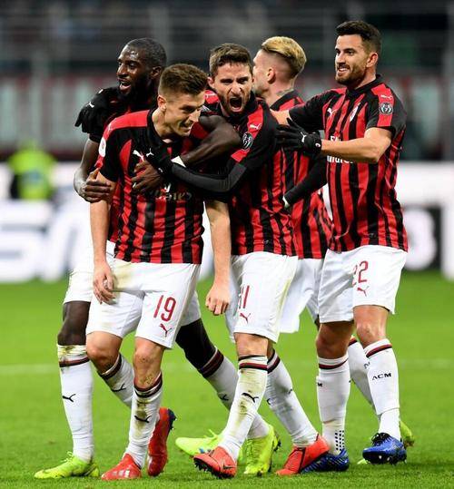 ซูเปอร์โคปปา อิตาเลียนา ดวลเดือด: นาโปลี พบ เอซี มิลาน - วิเคราะห์ก่อนเกม ฟอร์ม | กองกลาง | อาการบาดเจ็บ