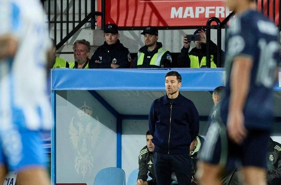 สองยักษ์ใหญ่ลาลีก้าผ่านเข้ารอบไปด้วยกัน เมื่อแอตเลติโกและเรอัลมาดริดคว้าชัยชนะสุดตื่นเต้น โดยมีสองดาวเด่นสร้างสถิติใหม่หลายรายการ กรีซมันน์ แมตช์ เอ็มบัปเป้