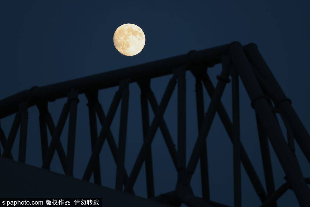 โมฮาเหม็ด ซาลาห์: ความขัดแย้งที่ฝังรากลึกที่ลิเวอร์พูลต้องแก้ไข ความสัมพันธ์กับวิร์ตซ์ อาร์เน่ สลอต