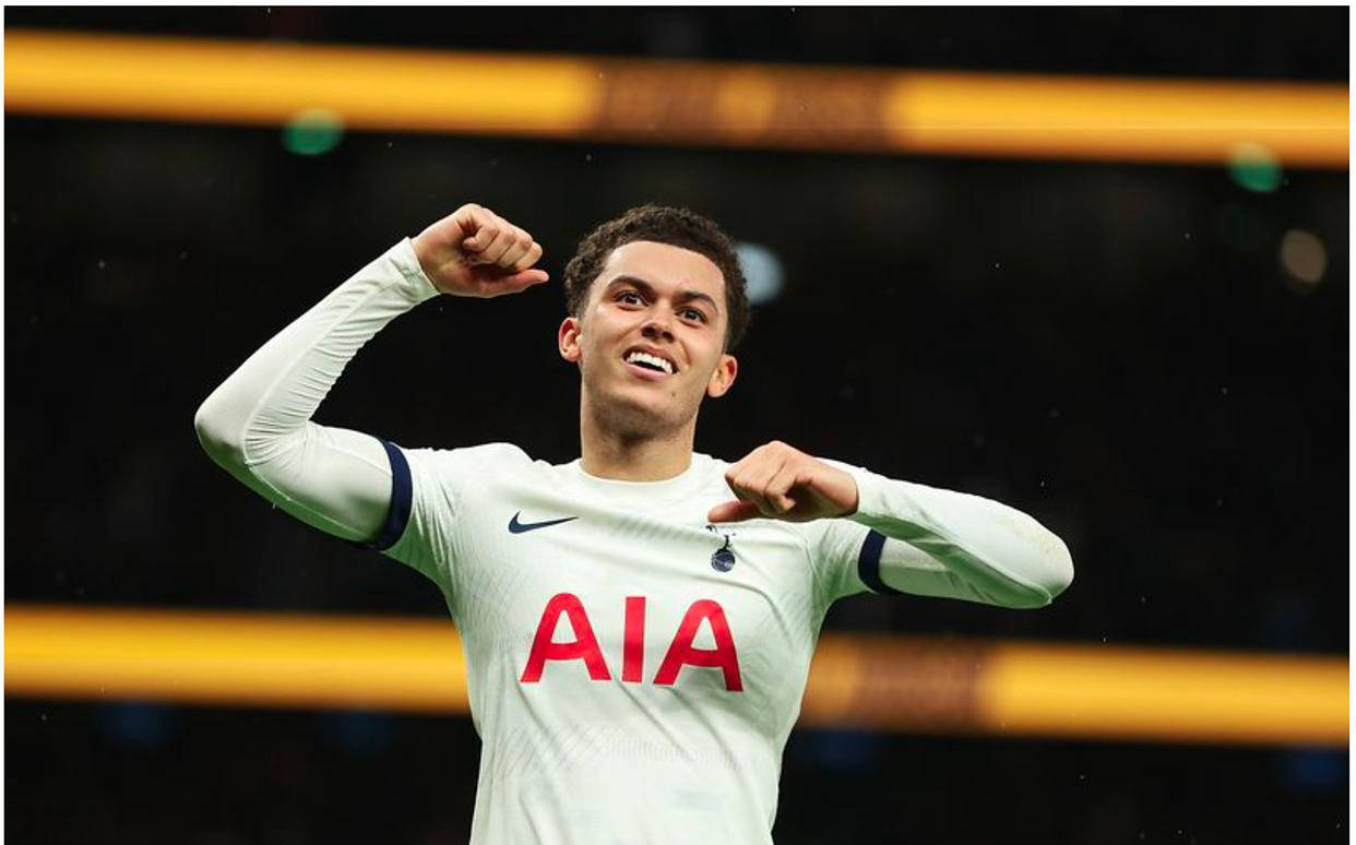 แอสตัน วิลล่า เล็งคว้าตัวกองหน้าท็อตแน่ม ฮ็อตสเปอร์ ด้วยค่าตัว 47.5 ล้านปอนด์ ขณะที่อนาคตของเอลเลียตต์ยังคงไม่แน่นอน เบรนแนน จอห์นสัน โอกาสในพรีเมียร์ลีก