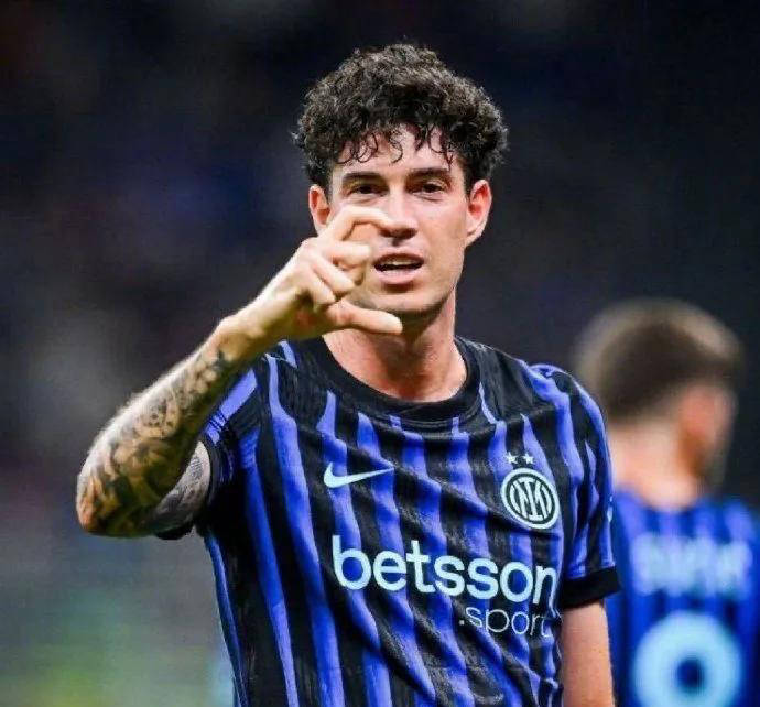 อินเตอร์ มิลาน บรรลุข้อตกลงมูลค่า 80 ล้านยูโรสำหรับนักเตะคนสำคัญ! สโมสรปฏิเสธข้อเสนอจากทีมชั้นนำในยุโรปอย่างเด็ดขาด ขณะที่บาสโตนี ยังคงเป็นเสาหลักของแนวรับ เกมรุก และศึกยูฟ่าแชมเปียนส์ลีก