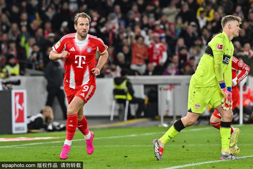 ผู้เล่นที่มีมูลค่าสูงที่สุดในบุนเดสลีกา: มูเซียลาและโอลิเซ่มีมูลค่า 130 ล้านยูโรเท่ากัน, บาเยิร์นมีผู้เล่น 9 คน, ดอร์ทมุนด์มีผู้เล่น 2 คน _ผู้เล่น_แฟน_บาเยิร์น มิวนิค