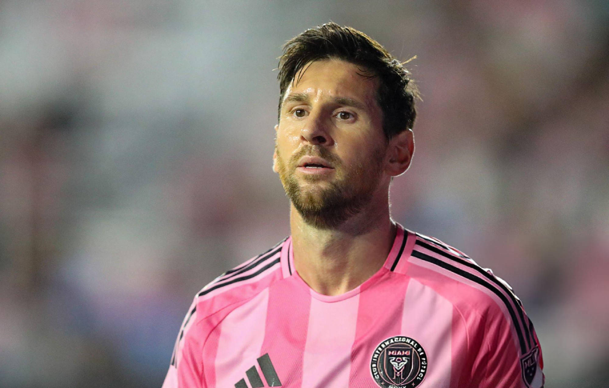 เมสซี่ได้รับการยอมรับอย่างเป็นทางการว่าเป็นผู้เล่นคนสำคัญลำดับที่สี่โดยองค์กรที่มีอำนาจในปีนี้! ต้นขาของโรนัลโด้คว้ารางวัล!_Nia_ลีกชั้นนำห้าลีก_แชมเปียนส์ลีก