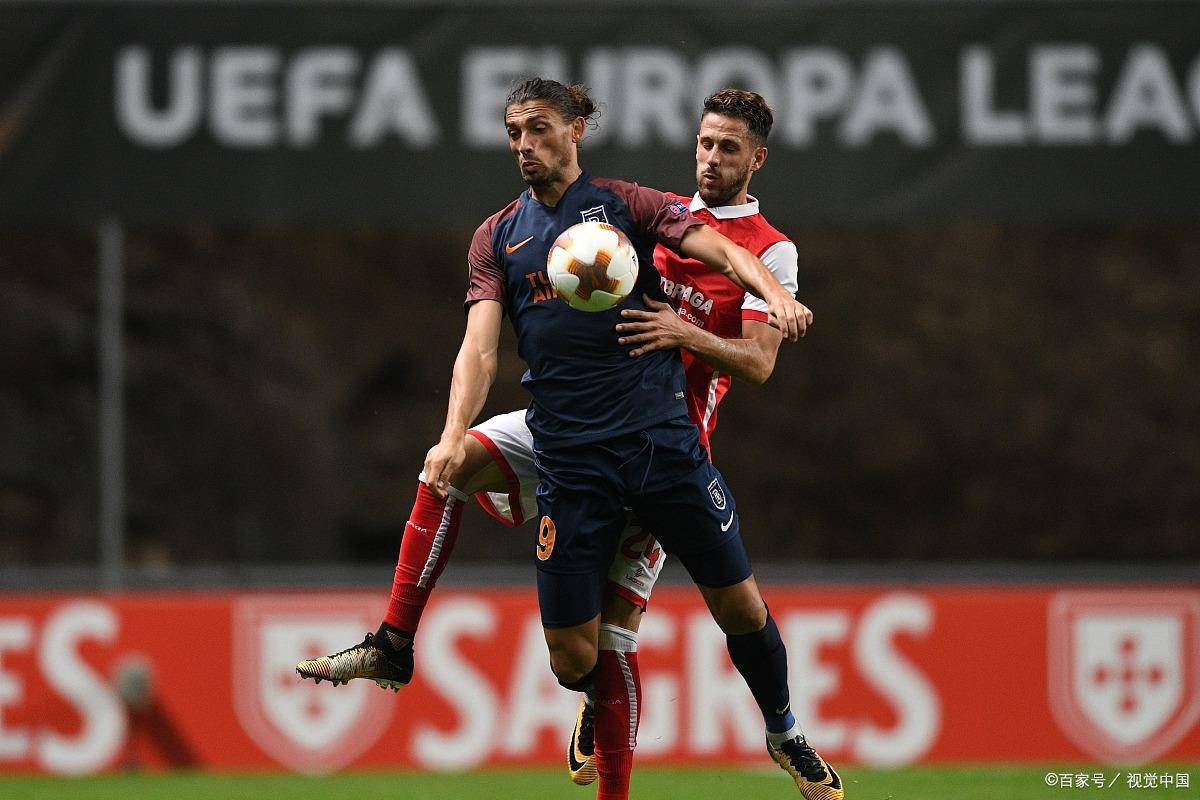 โรม่าหมุนเวียนผู้เล่นตัวจริงห้าคนก่อนกำหนด; โคโมโชว์ฟอร์มยอดเยี่ยมในการครองบอล; บราการายังคงผลงานสม่ำเสมอ _บ้าน_ ซานตาคลารา อินเตอร์ มิลาน