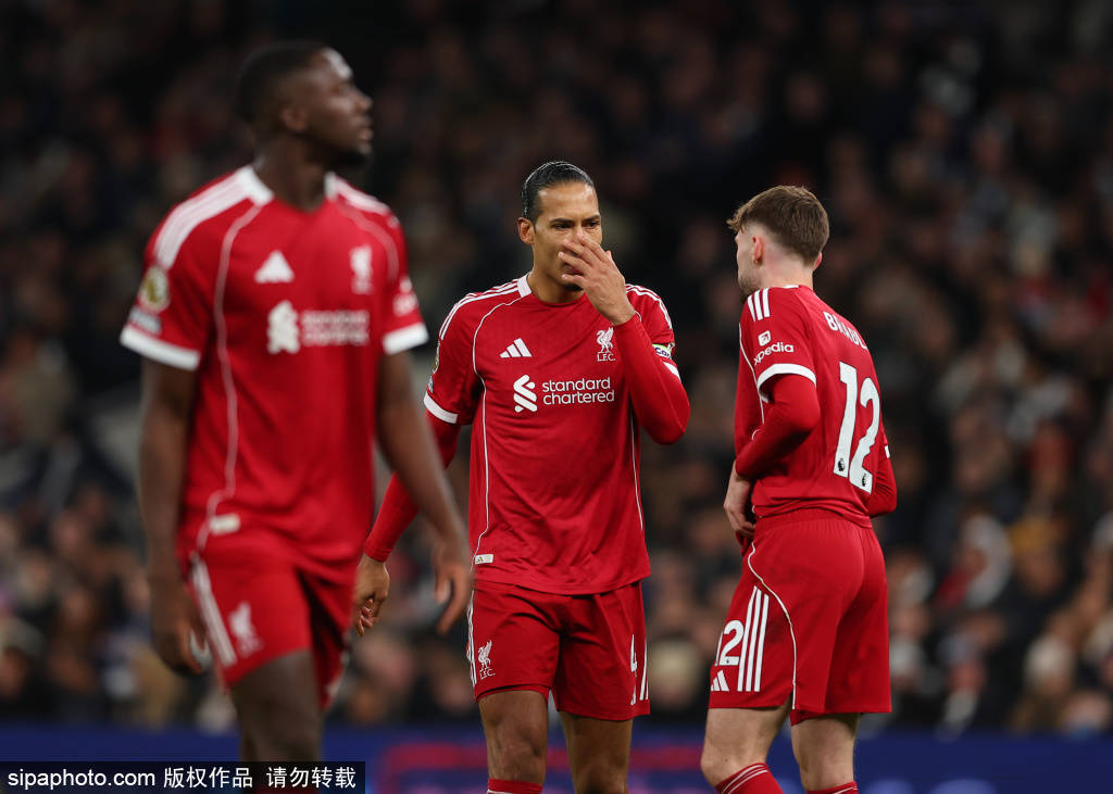 เหมือนนั่งรถไฟเหาะ! ชนะ 7 นัดติดต่อกัน - แพ้ 9 นัดใน 12 นัด - ไม่แพ้ใคร 6 นัด. ลิเวอร์พูลกำลังนั่งรถไฟเหาะ.