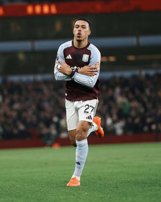 พรีเมียร์ลีก: รอดเจอร์สทำสองประตูพาแอสตัน วิลล่าเอาชนะแมนเชสเตอร์ ยูไนเต็ดในบ้าน ประตู: โบนี่, อาร์เซนอล