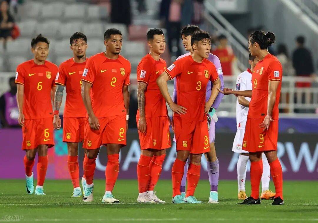 หนึ่งแกนหลักใหม่ + ผู้เล่นสัญชาติธรรมชาติ N คน! การเคลื่อนไหวที่กล้าหาญของ Shao Jiayi จะสามารถฟื้นฟูทีมชาติที่กำลังตกต่ำได้หรือไม่? _ผู้เล่น_Serginho_กองกลาง