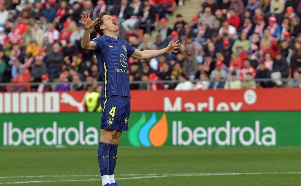 แมนเชสเตอร์ ยูไนเต็ด จะตอบโต้ข้อเสนอหรือไม่? แดนกลางตัวหลักของแอตเลติโก มาดริด มีราคาอยู่ที่ 35 ล้านปอนด์! _Gallagher_ ในฤดูกาลนี้ _ผู้เล่น_