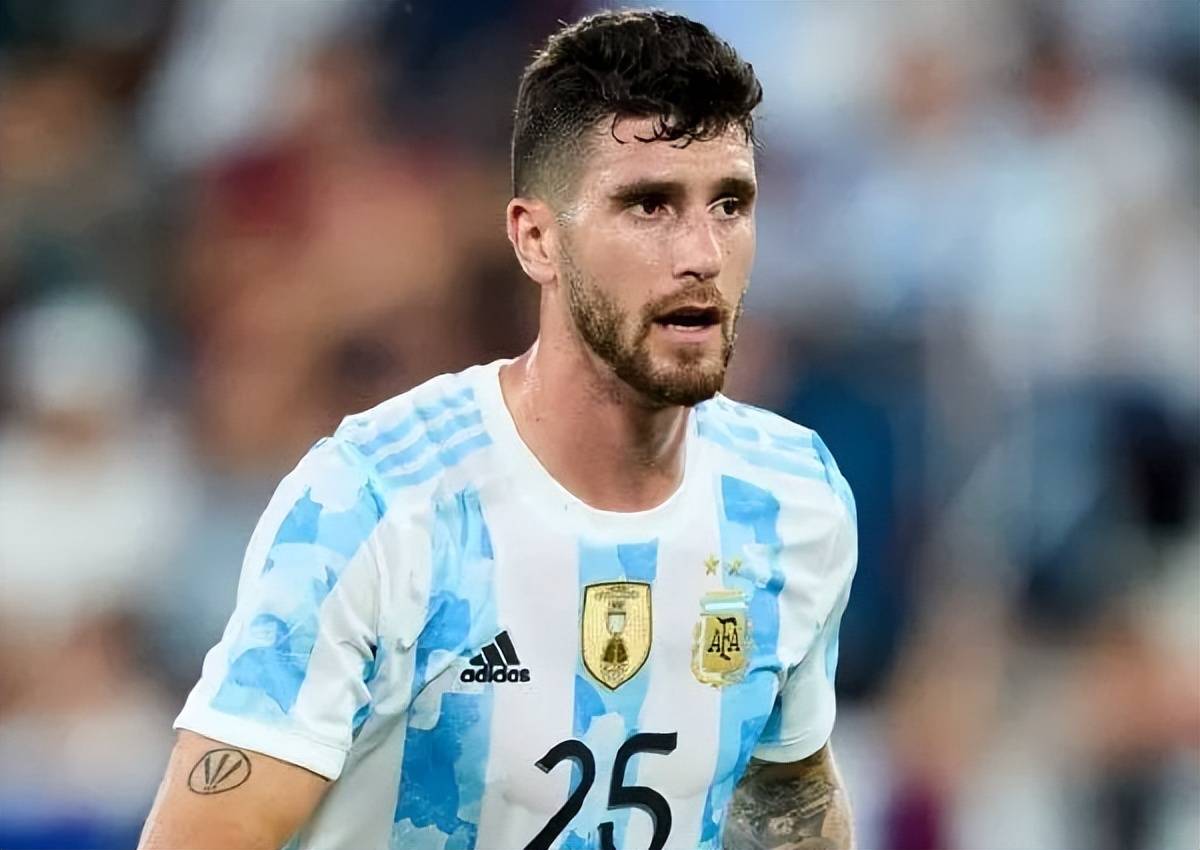 เซเนซี นักเตะทีมชาติอาร์เจนตินาวัย 28 ปี เป็นเวอร์ชันที่พัฒนาขึ้นของมาร์ติน กองหลังฝั่งซ้ายของบาร์เซโลนา ในแง่ของการจ่ายบอลและการเคลื่อนไหวในพรีเมียร์ลีก