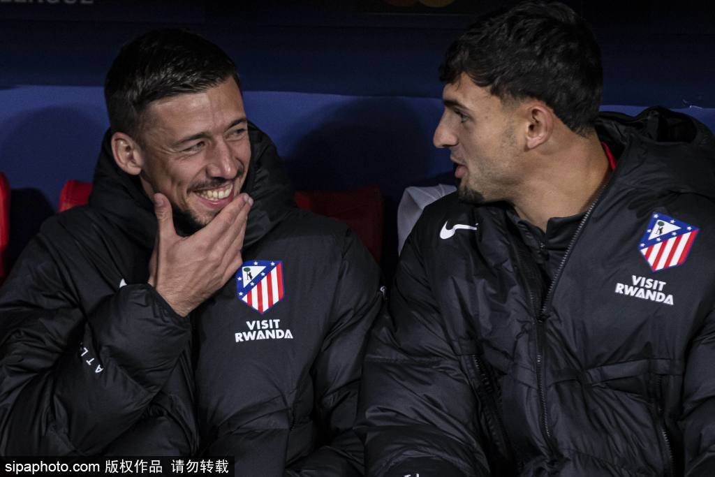 การโจมตีที่รุนแรง! ผู้เล่นคนสำคัญของแอตเลติโก มาดริด ได้รับบาดเจ็บที่ต้นขาขวา การแข่งขันซูเปอร์คัพกับเรอัล มาดริดอาจต้องสงสัย ซิเมโอเนเผชิญกับปัญหาในการเลือกผู้เล่น นิโก้ กอนซาเลซ แอตเลติโก มาดริด