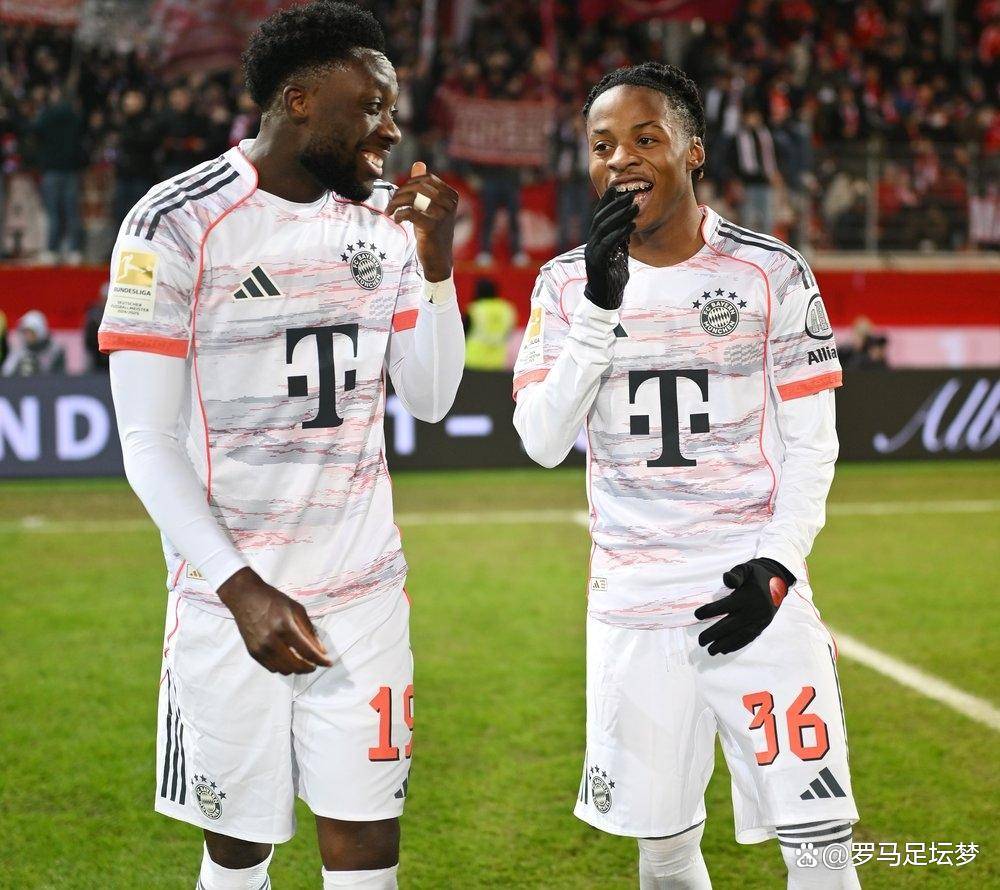 เยาวชนไร้ความกลัวของบาเยิร์น: ชัยชนะ 4-0 ที่ไม่คาดคิดและการเตือนเรื่องความลึกของม้านั่ง _คอมปานี_ _รายชื่อผู้เล่น_ _การแข่งขัน_