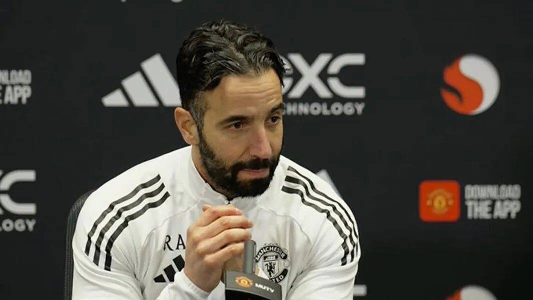 อโมริมเปิดเผยแผนการย้ายทีมช่วงฤดูหนาวของแมนเชสเตอร์ยูไนเต็ด! เป้าหมายหลักพิสูจน์แล้วว่ายากที่จะคว้าตัว, สอดส่องกัลลาเกอร์แต่เล็งเพื่อนร่วมทีมแทน_นาโปลี_เรอัล มาดริด_แมนเชสเตอร์ ซิตี้