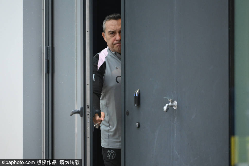 ตำนานฟุตบอลชาวฝรั่งเศส กัสเซต์ เสียชีวิตแล้ว! อดีตโค้ชผู้พาปารีสคว้าแชมป์ลีกเอิง 3 สมัย และมาร์กเซยคว้าแชมป์ยูโรปาลีก ฟุตบอล: มงต์เปลลิเย่ร์, บอร์กโดซ์