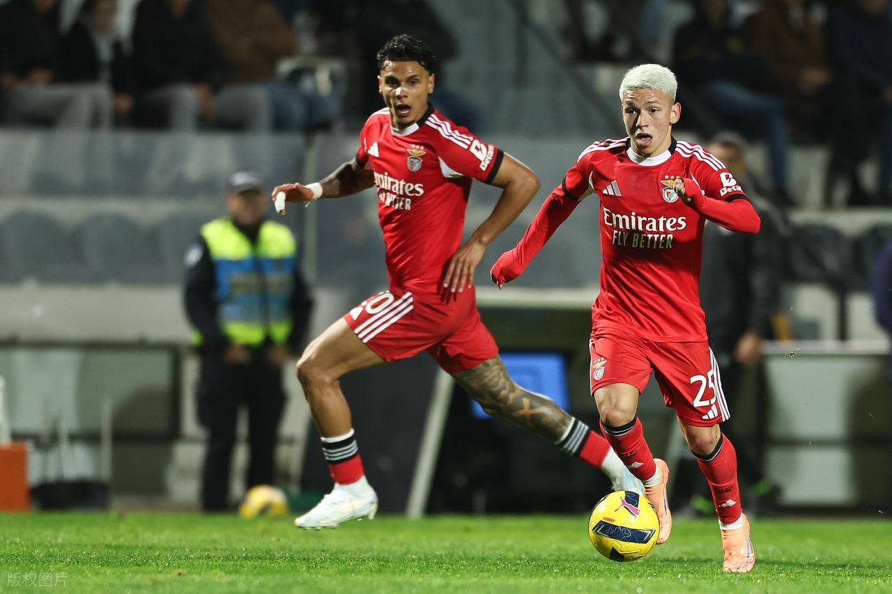 ค่ำคืนสุดระทึก: ทีมของมูรินโญ่ที่อายุเฉลี่ย 62 ปีขึ้นนำ 1-0, นาโปลีคว้าแชมป์ 2-0, ทีมของซาลาห์คว้าชัย 2-1 ในวินาทีสุดท้าย _เบนฟิก้า_ เอสปันญ่อล_ แอธเลติก บิลเบา