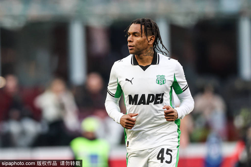 สรุปผลเซเรียอา: คริสโตเฟอร์ เอ็นคุนคู ทำสองประตูช่วยให้มิลานขึ้นนำตาราง มิลาน, อินเตอร์, นาโปลี