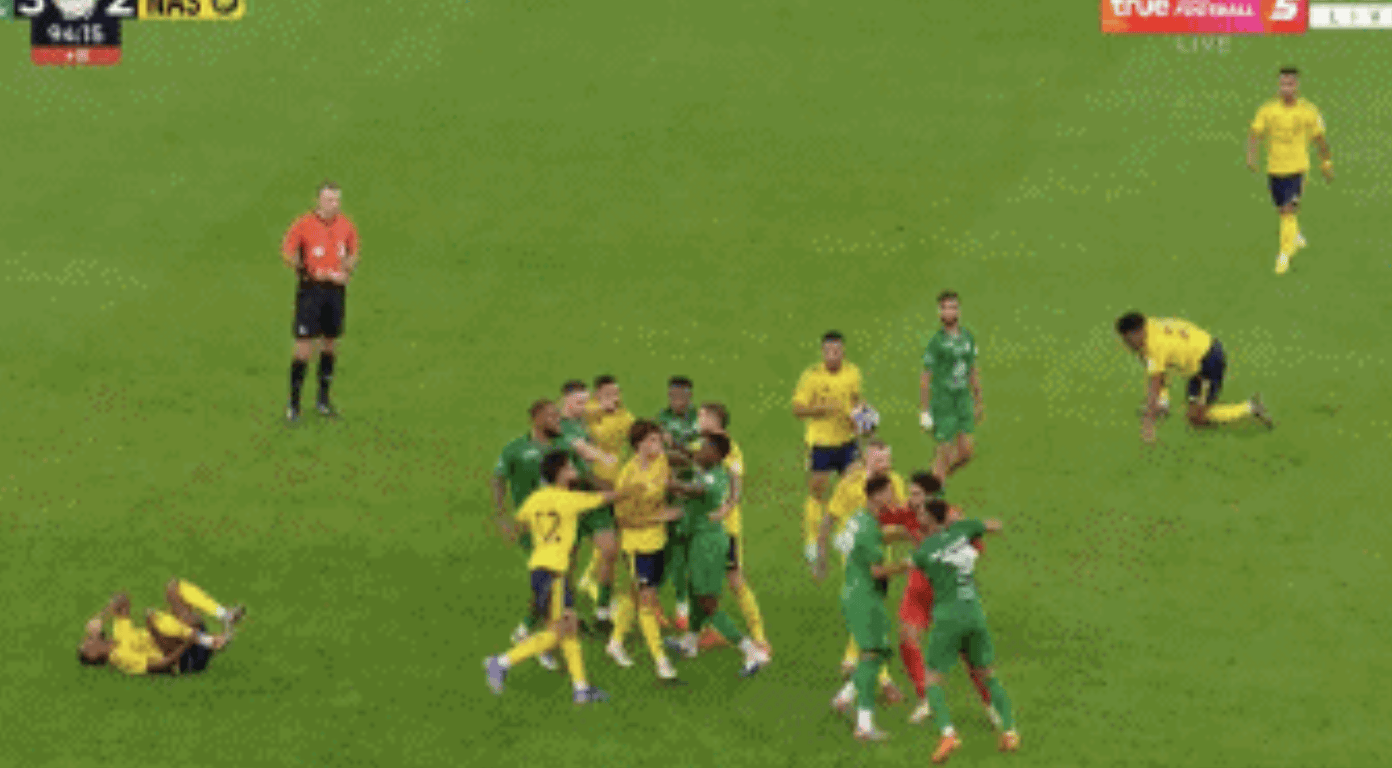 กัปตันหายไปไหน? ผู้เล่น 10 คนของอัล นาสร์มีส่วนเกี่ยวข้องในเหตุปะทะ: เฟลิกซ์ทำประตูขณะที่โรนัลโด้ยืนดูอยู่ การแข่งขัน | ผู้เล่น | ระดับ