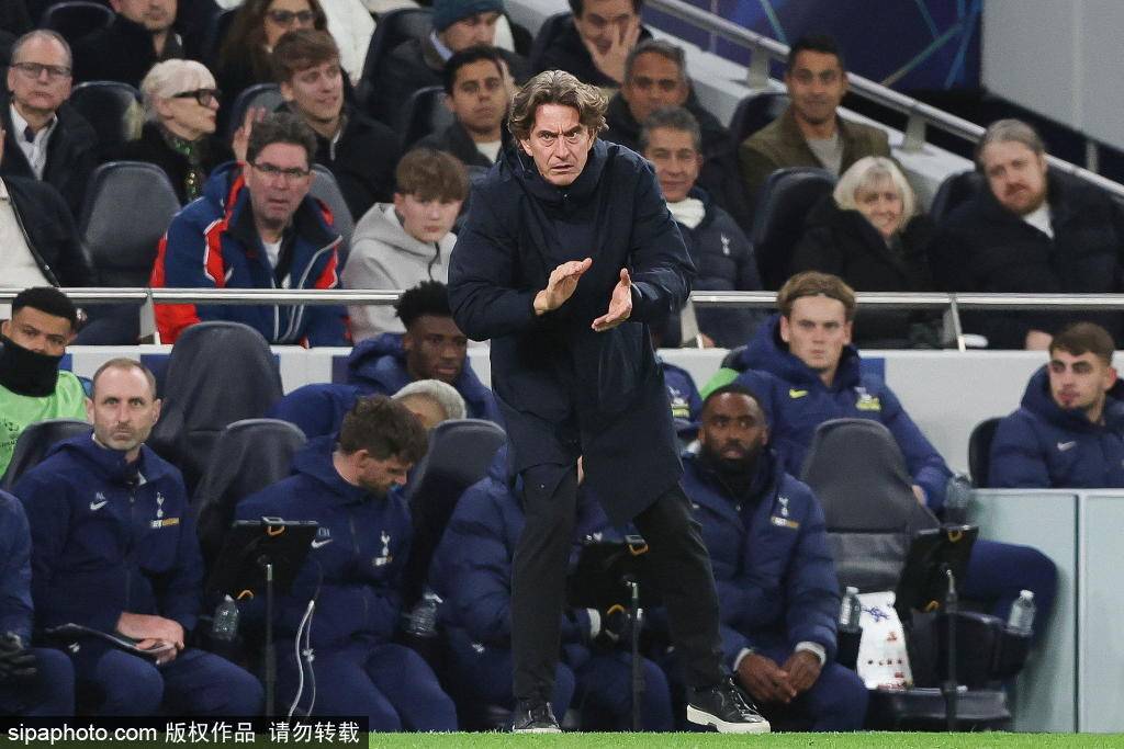 แฟรงค์: เบื้องหลังเหตุการณ์ขวดน้ำของอาร์เซนอล ทำไมผู้จัดการทีมท็อตแน่มถึงจุดประเด็นถกเถียง? _การแข่งขัน_บอร์นมัธ_ฟุตบอล