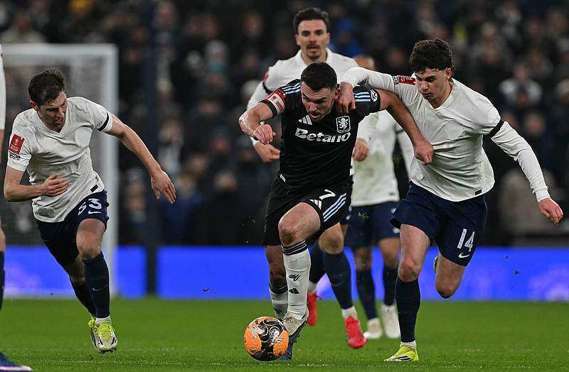 เอฟเอคัพ: ท็อตแนม 1-2 แอสตัน วิลล่า - บูเอนเดียทำประตูในครึ่งแรก