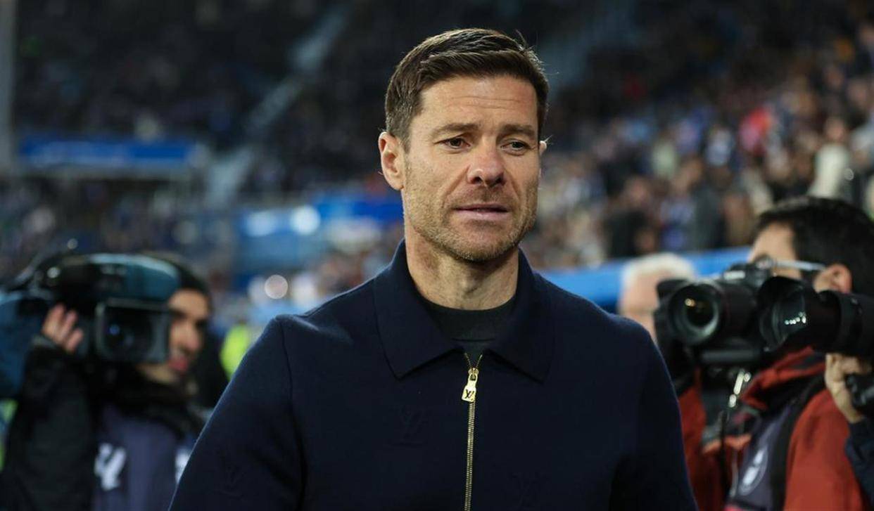 ค่ำคืนแห่งความประหลาดใจของฟุตบอล! PSG สร้างความตกตะลึงด้วยชัยชนะเหนือความคาดหมาย, เรอัล มาดริด ประกาศการจากไปของอลอนโซ, โรนัลโด้พ่ายแพ้เป็นนัดที่สามติดต่อกันในการลุ้นแชมป์, ลิเวอร์พูลและยูเวนตุสคว้าชัยชนะครั้งใหญ่_ชัยชนะ_การแข่งขันริยาด