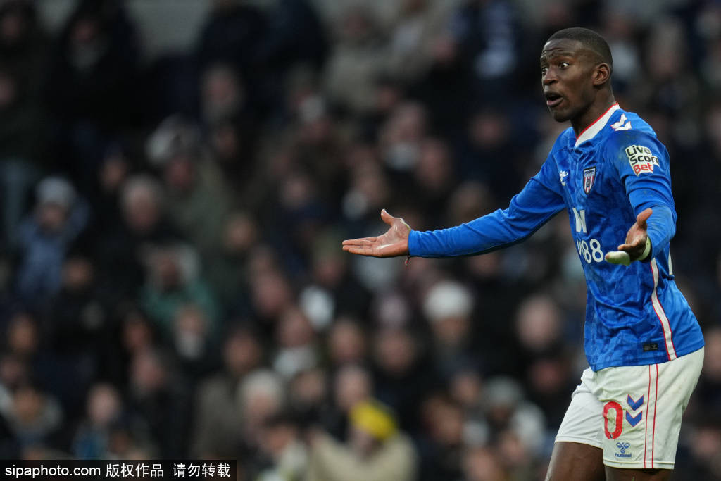 กัลลาเกอร์รับเสื้อหมายเลข 22 ของท็อตแน่ม: การก้าวข้ามขีดจำกัดและความท้าทายในฤดูกาลใหม่ แฟนบอล กองกลาง การแข่งขัน